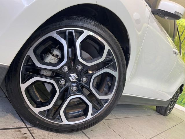 �y����17�C���`�A���~�z�C�[���z�O�ςɃ}�b�`���������A���~�z�C�[���𑕒����Ă���܂��B�e��ЊO�A���~�z�C�[����A�X�^�b�h���X�^�C�����戵�����Ă���܂��B���񂲑��k����������