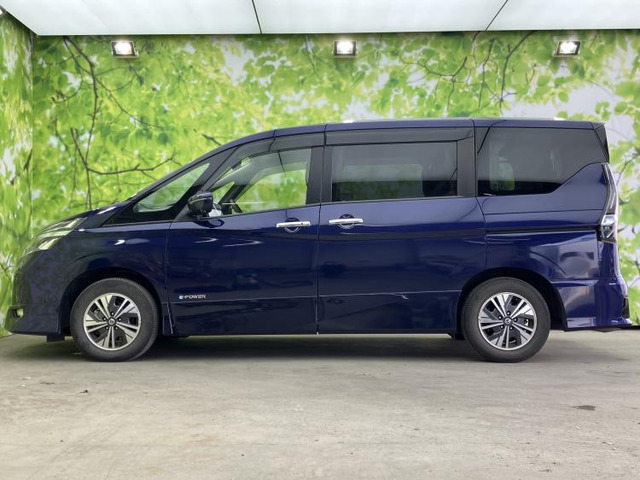 セレナ1.2 e-POWER ハイウェイスターV