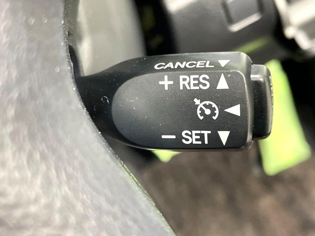 �y�N���[�Y�R���g���[���z�������H�����N���N���s�B�A�N�Z���𗣂��Ă���葬�x�ő��s���ł��A�������^�]���̕��S���y��!�����E�������ȒP�ȃX�C�b�`����Œ����ł��܂��B