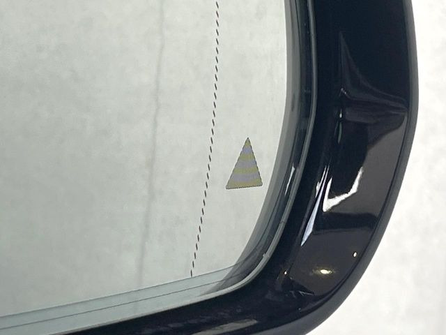 ���u���C���h�A�V�X�g�Z���T�[:���p����̎Ԃ����m���A�h���C�o�[���Ԑ��ύX���s���ۂɁA�x�����Ƌ��ɒ��ӂ𑣂��Ă������S�x���@�\�ł�!