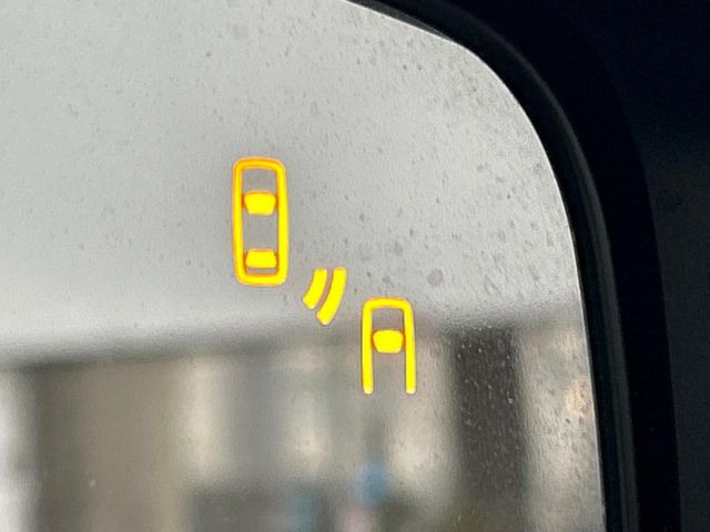 �y�����r�[�N���f�B�e�B�N�V�����z���s���A�h�A�~���[�̎��p�ɂȂ�₷���ӏ��Ɍ㑱�Ԃ��ڋ߂���ƃT�C�h�~���[�t�߂Ɍx����\���A�h���C�o�[�ɒ��ӊ��N�ƁA����̍ۂ̓n���h��������A�V�X�g�����܂��B