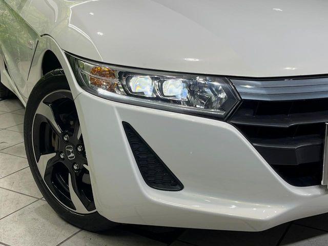 �yLED�w�b�h���C�g�z���V����ԑ��s�����ǍD�Ȏ��E���m�ۂ����S���ĉ^�]�ł��鍂�P�xLED�w�b�h���C�g�𑕔�!�_�����x�������A����d�͂��}�����Ă��܂��B