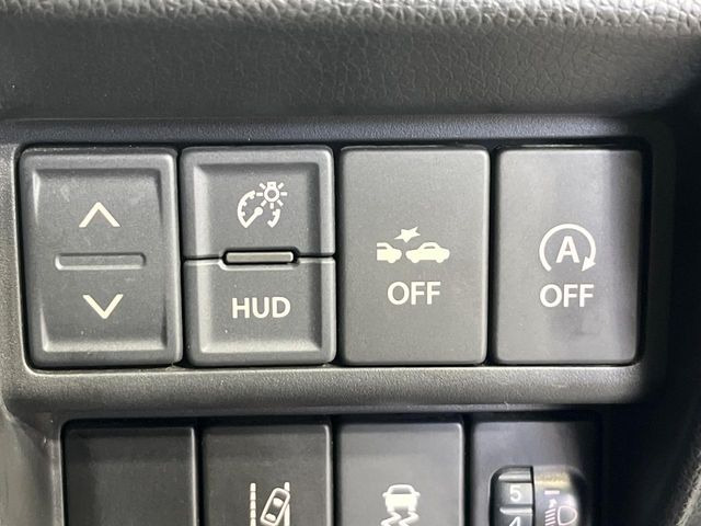 �y�w�b�h�A�b�v�f�B�X�v���C�z���݂̑��x�⑖�s�����f�W�^���\���ŉ^�]�ȑO���̃K���X�ɓ��e!�^�]���A�ڐ������炳���K�v�ȏ����m�F�ł���̂łƂ��Ă��֗��ň��S!