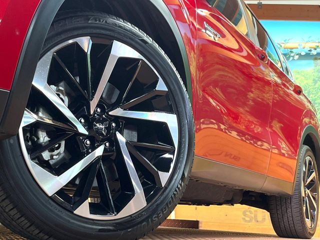 �y����20�C���`�A���~�z�C�[���z�O�ςɃ}�b�`���������A���~�z�C�[���𑕒����Ă���܂��B�e��ЊO�A���~�z�C�[����A�X�^�b�h���X�^�C�����戵�����Ă���܂��B���񂲑��k����������