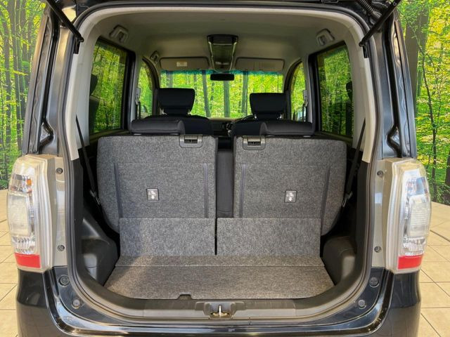 ���i�̂���������ʋ΁A���}���ɏ\���ȉ׎��X�y�[�X���m�ۂ��Ă���܂��B�Z�J���h�V�[�g��|���ƁA�傫�ȉו��̐ύڂ��\�ł���