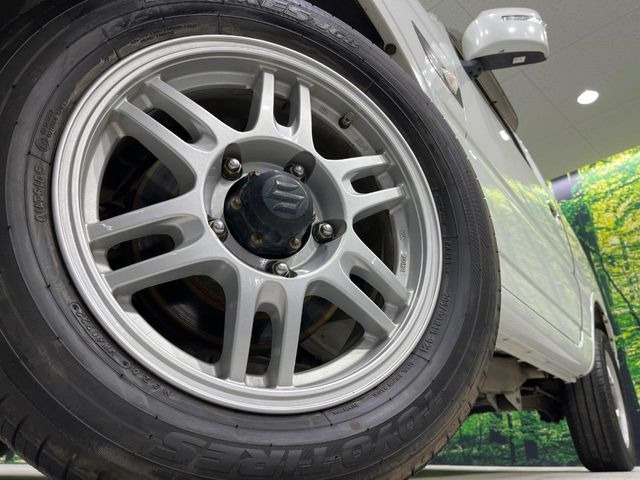 �y����16�C���`�A���~�z�C�[���z�O�ςɃ}�b�`���������A���~�z�C�[���𑕒����Ă���܂��B�e��ЊO�A���~�z�C�[����A�X�^�b�h���X�^�C�����戵�����Ă���܂��B���񂲑��k����������