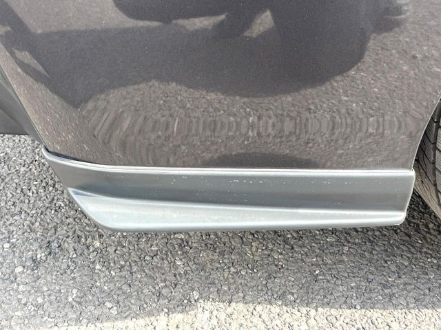 �ySTI�X�^�C���p�b�P�[�W�z�t�����g�E�T�C�h�E���A��STI�̃G�A���œ���B�O�ς̃X�|�[�e�B�[�����ۗ������Ă���邾���łȂ��A�������s���̋�̓o�����X���œK�����Ă���܂��B