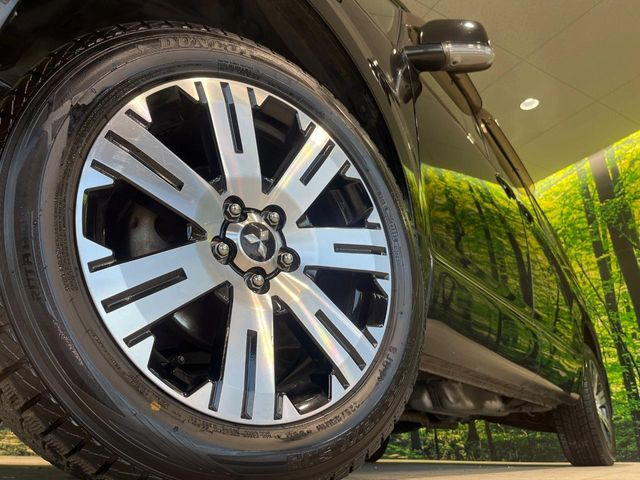 �y����18�C���`�A���~�z�C�[���z�O�ςɃ}�b�`���������A���~�z�C�[���𑕒����Ă���܂��B�e��ЊO�A���~�z�C�[����A�X�^�b�h���X�^�C�����戵�����Ă���܂��B���񂲑��k����������