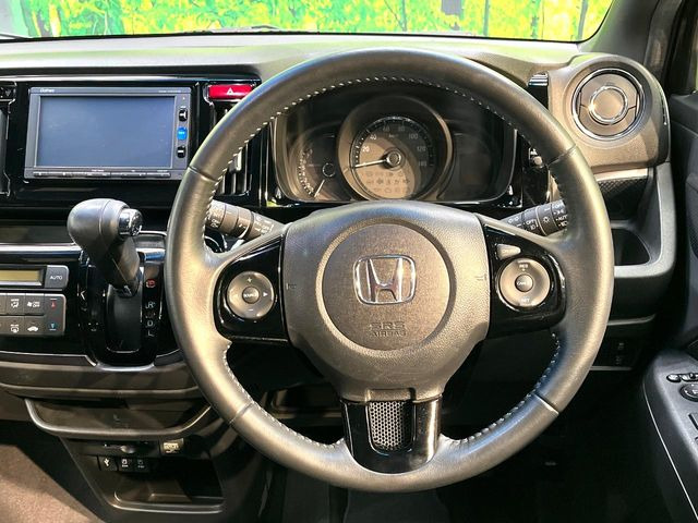 �y�����v�����X�e�A�����O�z�㎿�Ȋv���g�p���邱�ƂŁA��ɂ����������݂ƂĂ��^�]���₷���n���h���ł���