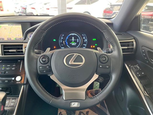 �y�����v�����X�e�A�����O�z�㎿�Ȋv���g�p���邱�ƂŁA��ɂ����������݂ƂĂ��^�]���₷���n���h���ł���