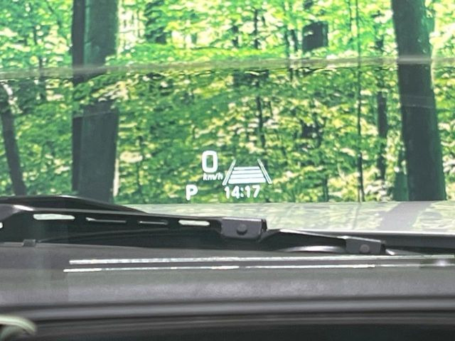 �y�w�b�h�A�b�v�f�B�X�v���C�z���݂̑��x�⑖�s�����f�W�^���\���ŉ^�]�ȑO���̃K���X�ɓ��e!�^�]���A�ڐ������炳���K�v�ȏ����m�F�ł���̂łƂ��Ă��֗��ň��S!