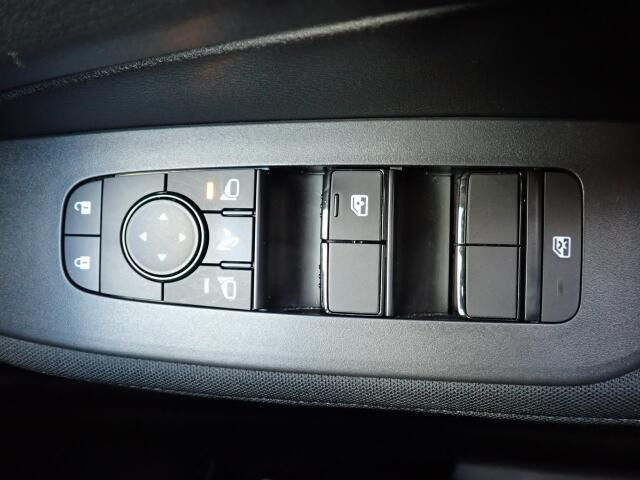 �d���i�[���h�A�~���[�E�p���[�E�B���h�E�������Ă��܂��B