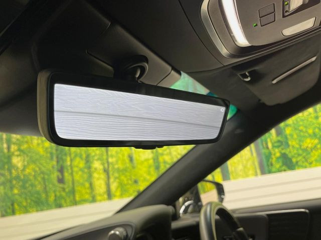 【デジタルインナーミラー】後席の大きな荷物や同乗者で後方が確認しづらい時でも安心!カメラが撮影した車両後方の映像をルームミラー内に表示。クリアな視界で状況の確認が可能です!