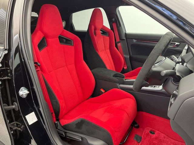 �^�]�Ȃ܂��ɂ͏\���ȃX�y�[�X������A�啿�ȕ��ł��������^�]���Ă�����������ł��B