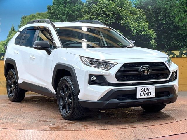 高透明度のガラス皮膜で撥水はもちろん、上質なツヤ・光沢を実現。紫外線や酸性雨から大切な愛車を保護し、色あせ・劣化を防止。「弾スプラッシュコート」、「弾プリミッサコート」からお選びいただけます。