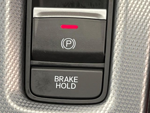 �y�I�[�g�u���[�L�z�[���h�z�M���҂���a�؂Œ�Ԏ��Ƀu���[�L���瑫�𗣂��Ă��A��~��Ԃ�ێ����Ă���܂��B�O�i����Ƃ��̓A�N�Z���𓥂߂Ύ����ŉ��������̂ň��S��X���^�]���y�ɂȂ�܂���