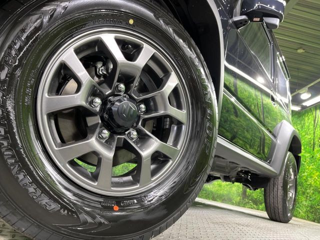 �y����15�C���`�A���~�z�C�[���z�O�ςɃ}�b�`���������A���~�z�C�[���𑕒����Ă���܂��B�e��ЊO�A���~�z�C�[����A�X�^�b�h���X�^�C�����戵�����Ă���܂��B���񂲑��k����������