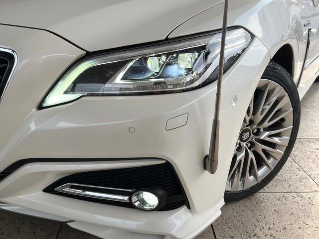 �yLED�w�b�h���C�g�z���V����ԑ��s�����ǍD�Ȏ��E���m�ۂ����S���ĉ^�]�ł��鍂�P�xLED�w�b�h���C�g�𑕔�!�_�����x�������A����d�͂��}�����Ă��܂��B