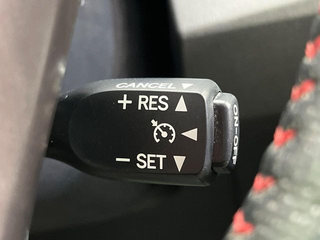 �y�N���[�Y�R���g���[���z�������H�����N���N���s�B�A�N�Z���𗣂��Ă���葬�x�ő��s���ł��A�������^�]���̕��S���y��!�����E�������ȒP�ȃX�C�b�`����Œ����ł��܂��B