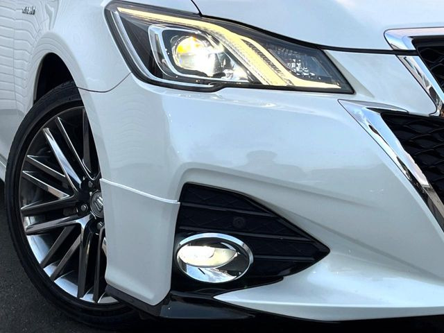 �yLED�w�b�h���C�g�z���V����ԑ��s�����ǍD�Ȏ��E���m�ۂ����S���ĉ^�]�ł��鍂�P�xLED�w�b�h���C�g�𑕔�!�_�����x�������A����d�͂��}�����Ă��܂��B