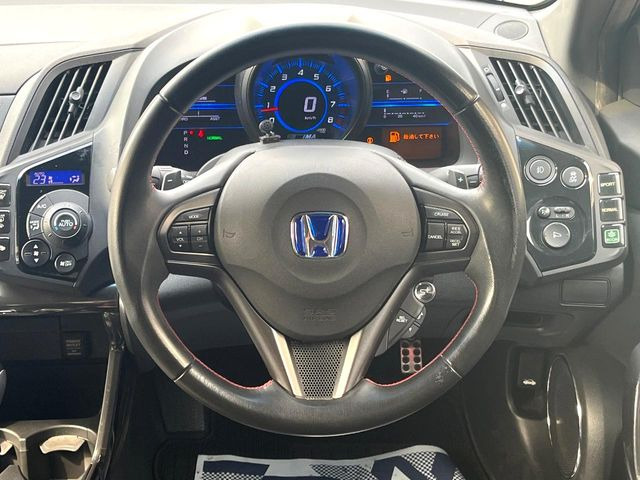 �y�����v�����X�e�A�����O�z�㎿�Ȋv���g�p���邱�ƂŁA��ɂ����������݂ƂĂ��^�]���₷���n���h���ł���