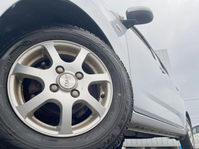 �y�A���~�z�C�[���z�O�ςɃ}�b�`�����A���~�z�C�[���𑕒����Ă���܂��B�e��A���~�z�C�[����A�X�^�b�h���X�^�C�����戵�����Ă���܂��B���񂲑��k����������