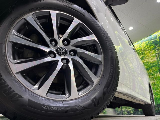 【純正17インチアルミホイール】外観にマッチした純正アルミホイールを装着しております。各種社外アルミホイールや、スタッドレスタイヤも取扱いしております。是非ご相談ください♪