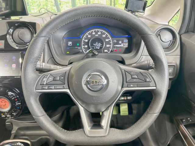 �y�����v�����X�e�A�����O�z�㎿�Ȋv���g�p���邱�ƂŁA��ɂ����������݂ƂĂ��^�]���₷���n���h���ł���