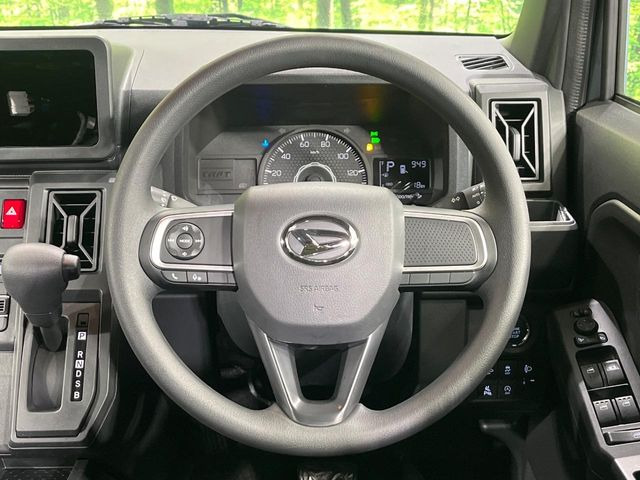 �y�X�e�A�����O�X�C�b�`�z�^�]���A�O������ڐ������炷���ƂȂ��A�I�[�f�B�I���̑��삪�\�ȕ֗��@�\!���S&���K�ȃh���C�u�����o���Ă���܂���