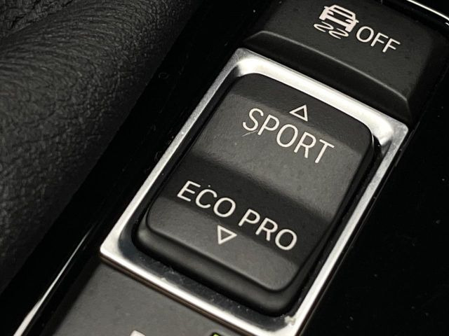 ��BMW���[�h�Z���N�g:�X�|�[�c���[�h�ł̓_�C�i�~�b�N�ȑ�����BECO PRO���[�h�ł́A�G���W�����X�|���X��V�t�g�^�C�~���O�̍œK���ɉ����A�G�A�R���̍쓮�������I�ɐ��䂵�A�R������ʂ�}�����܂��B