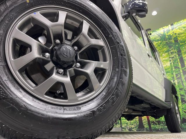 �y����15�C���`�A���~�z�C�[���z�O�ςɃ}�b�`���������A���~�z�C�[���𑕒����Ă���܂��B�e��ЊO�A���~�z�C�[����A�X�^�b�h���X�^�C�����戵�����Ă���܂��B���񂲑��k����������