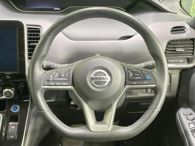 �y�����v�����X�e�A�����O�z�㎿�Ȋv���g�p���邱�ƂŁA��ɂ����������݂ƂĂ��^�]���₷���n���h���ł���