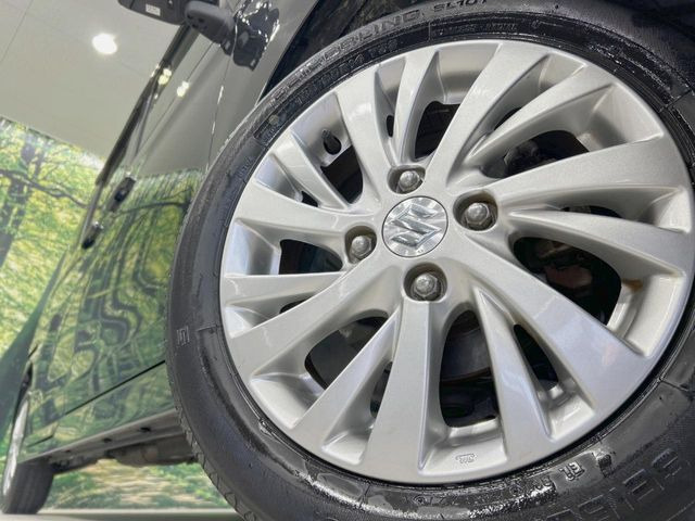 �y����14�C���`�A���~�z�C�[���z�O�ςɃ}�b�`���������A���~�z�C�[���𑕒����Ă���܂��B�e��ЊO�A���~�z�C�[����A�X�^�b�h���X�^�C�����戵�����Ă���܂��B���񂲑��k����������