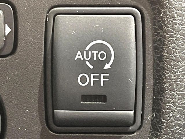 �y�A�C�h�����O�X�g�b�v�z�ԐM����a�؂Œ�Ԃ����ۂɃG���W�����~���A���ʂȔR���̏����}���܂��B�R��������ی�ɂȂ���@�\��G���W���̓u���[�L�𗣂��΍Ďn�����܂��B