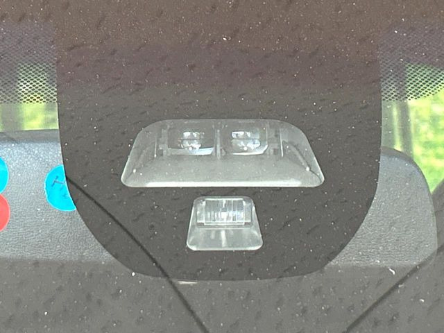 �y�V�e�B�u���[�L�A�N�e�B�u�V�X�e���z�ᑬ���s���ɑO���̎ԗ�����F�����A�Փ˂������Ȏ��͌x��ƃu���[�L�ŏՓˉ���Ɣ�Q�y�����A�V�X�g�B�����S�Ƀh���C�u�����y���݂��������܂��B