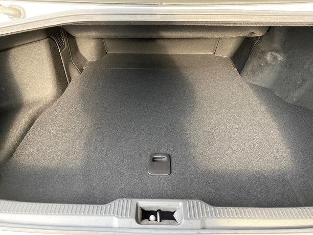 ���i�̂���������ʋ΁A���}���ɏ\���ȉ׎��X�y�[�X���m�ۂ��Ă���܂��B