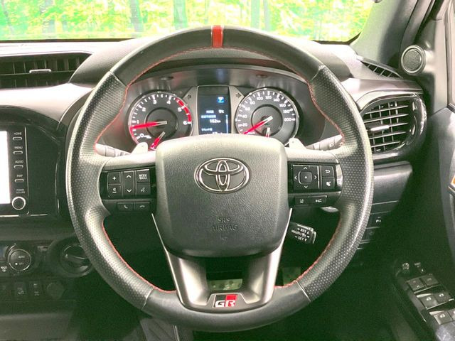 �y�����v�����X�e�A�����O�z�㎿�Ȋv���g�p���邱�ƂŁA��ɂ����������݂ƂĂ��^�]���₷���n���h���ł���