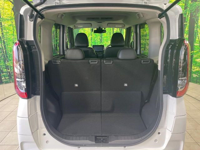 ���i�̂���������ʋ΁A���}���ɏ\���ȉ׎��X�y�[�X���m�ۂ��Ă���܂��B�Z�J���h�V�[�g��|���ƁA�傫�ȉו��̐ύڂ��\�ł���