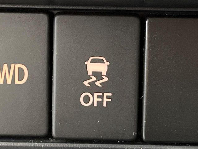 �y������h�~���u�z�ԗ��̉���������m����ƁA�����I�Ɏԗ��̐i�s������ۂ悤�Ɏԗ��𐧌䂵�܂��B�J�̓��ȂǊ���₷���H�ʏ󋵂ł����S�ȉ^�]���\�ł��B