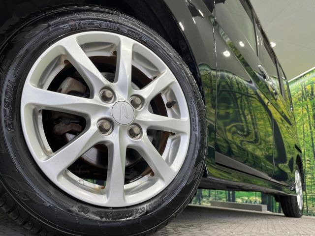 �y����15�C���`�A���~�z�C�[���z�O�ςɃ}�b�`���������A���~�z�C�[���𑕒����Ă���܂��B�e��ЊO�A���~�z�C�[����A�X�^�b�h���X�^�C�����戵�����Ă���܂��B���񂲑��k����������