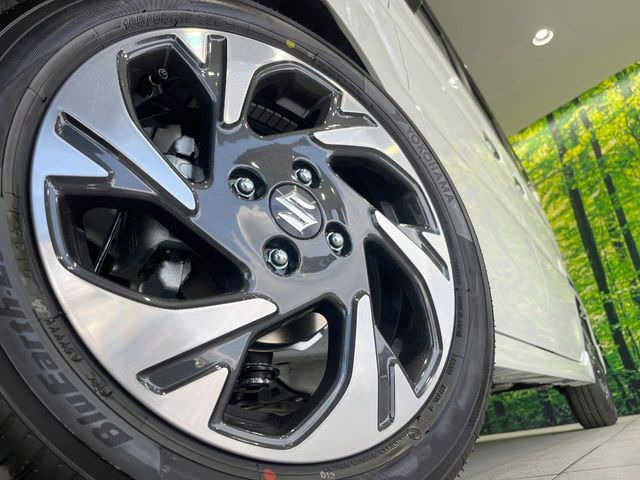 �y����15�C���`�A���~�z�C�[���z�O�ςɃ}�b�`���������A���~�z�C�[���𑕒����Ă���܂��B�e��ЊO�A���~�z�C�[����A�X�^�b�h���X�^�C�����戵�����Ă���܂��B���񂲑��k����������