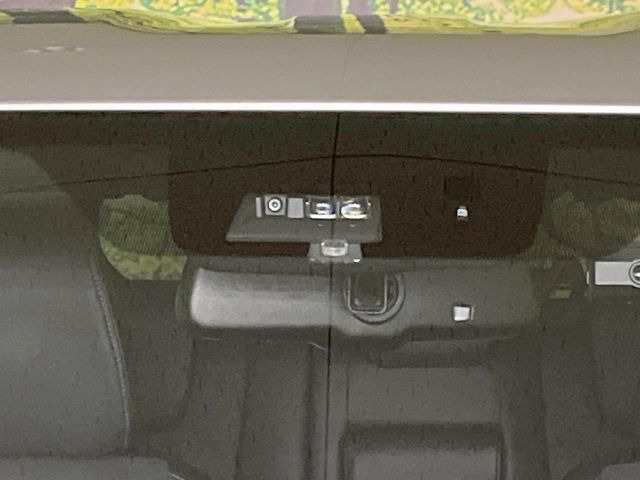 �y�O�He-Assist�z���s���ɑO���̎ԗ�����F�����A�Փ˂������Ȏ��͌x��ƃu���[�L�ŏՓˉ���Ɣ�Q�y�����A�V�X�g�B�����S�Ƀh���C�u�����y���݂��������܂��B