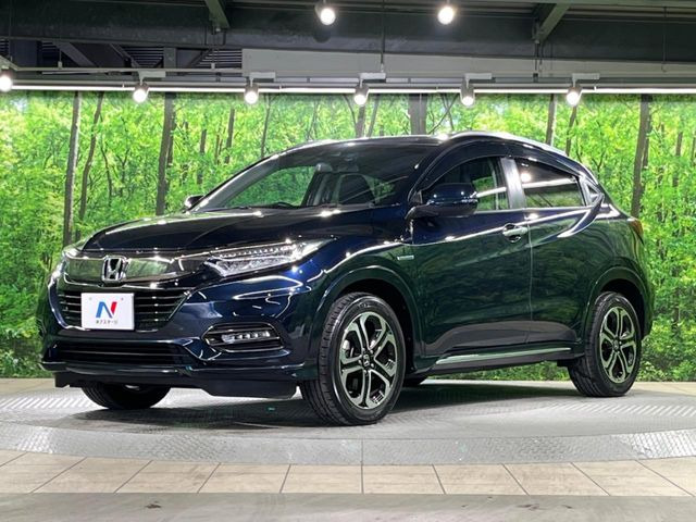 高透明度のガラス皮膜で撥水はもちろん、上質なツヤ・光沢を実現。紫外線や酸性雨から大切な愛車を保護し、色あせ・劣化を防止。「弾スプラッシュコート」、「弾プリミッサコート」からお選びいただけます。