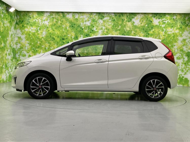 フィット1.3 13G Fパッケージ ファインエディション