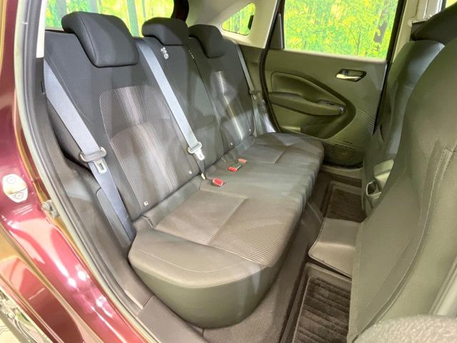 �R���p�N�g�J�[�ł����A�Z�J���h�V�[�g�͏\���ȍL����������K�ɂ���肢�������܂���V�[�g��|���đ傫�ȉו���ς񂾂�ƁA�p�r�̕����L��1��ł��B