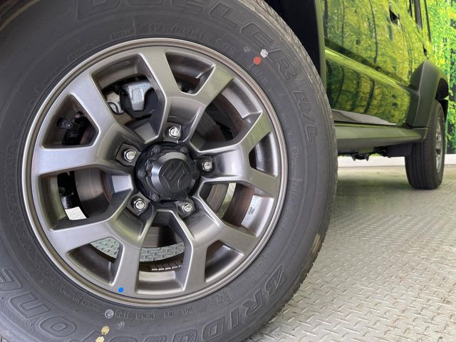 �y����15�C���`�A���~�z�C�[���z�O�ςɃ}�b�`���������A���~�z�C�[���𑕒����Ă���܂��B�e��ЊO�A���~�z�C�[����A�X�^�b�h���X�^�C�����戵�����Ă���܂��B���񂲑��k����������