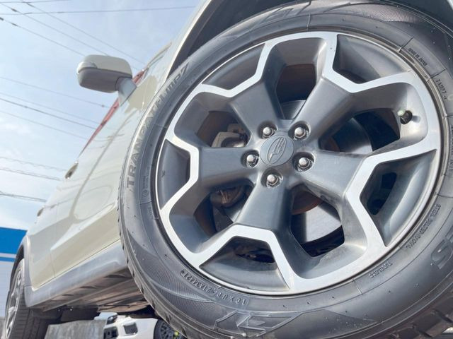 �y����17�C���`�A���~�z�C�[���z�O�ςɃ}�b�`���������A���~�z�C�[���𑕒����Ă���܂��B�e��ЊO�A���~�z�C�[����A�X�^�b�h���X�^�C�����戵�����Ă���܂��B���񂲑��k����������