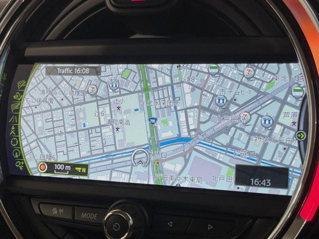 �������i�r:��̊��̂���i�r�́A����������ԓ������o���Ă���܂��B�I�[�f�B�I�@�\���[�����Ă���܂��̂ŁA�^�]�����y���߂܂���