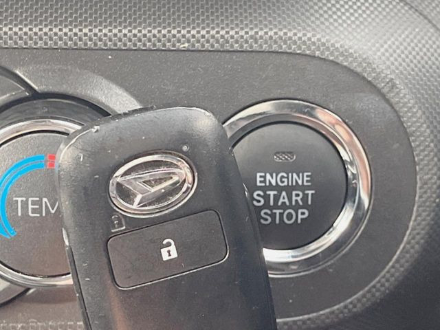 �y�X�}�[�g�A�V�X�g�z���s���ɑO���̎ԗ�����F�����A�Փ˂������Ȏ��͌x��ƃu���[�L�ŏՓˉ���Ɣ�Q�y�����A�V�X�g�B�����S�Ƀh���C�u�����y���݂��������܂��B