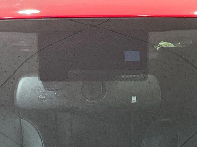 �y�v���N���b�V���Z�[�t�e�B�z�O���̎ԗ��������m���A�Փ˂������Ȏ��͌x��Œ��ӂ𑣂��A�u���[�L�𓥂ޗ͂��T�|�[�g�B�u���[�L�𓥂߂Ȃ������ꍇ�͏Փ˔�Q�y���u���[�L���쓮�A�Փˉ�����T�|�[�g���܂��B